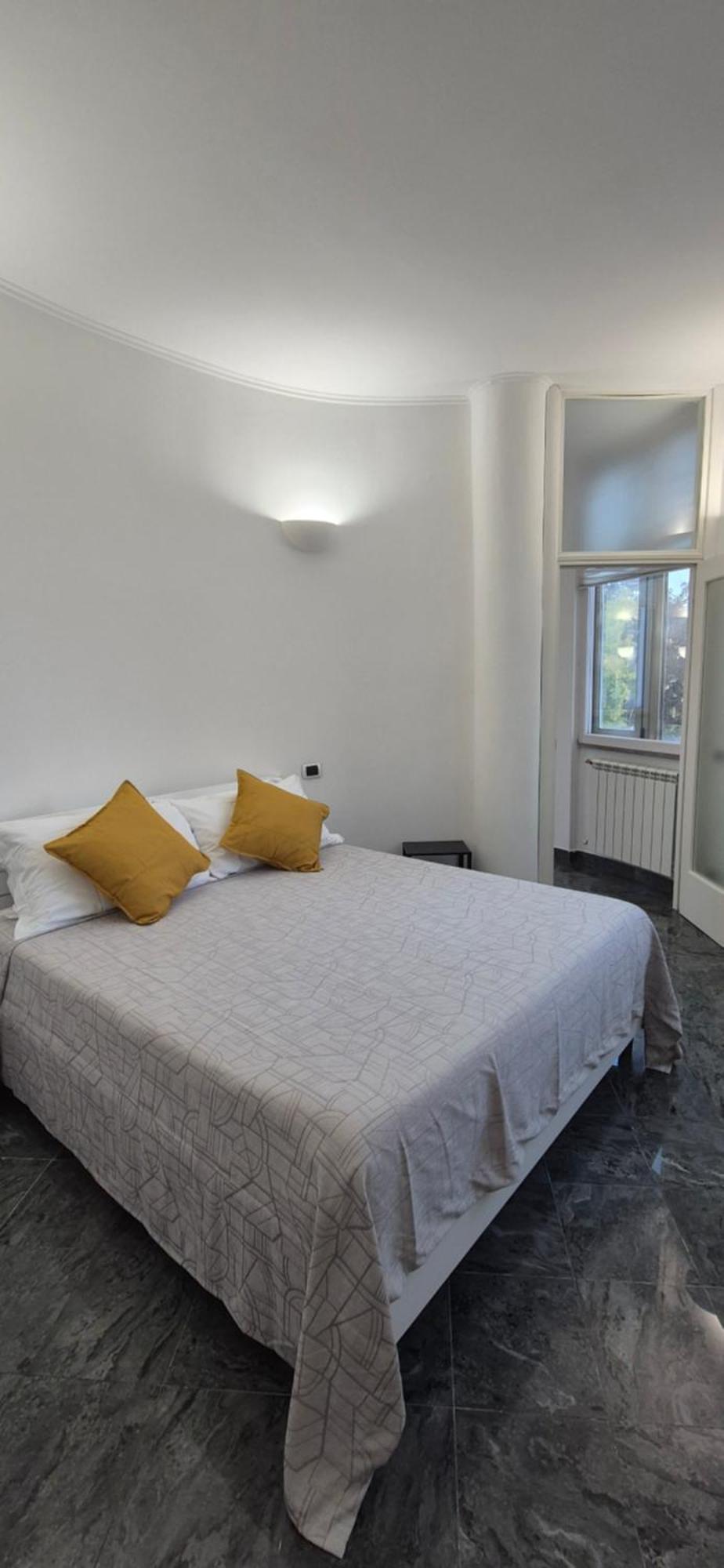 Guru Mostacciano Roma